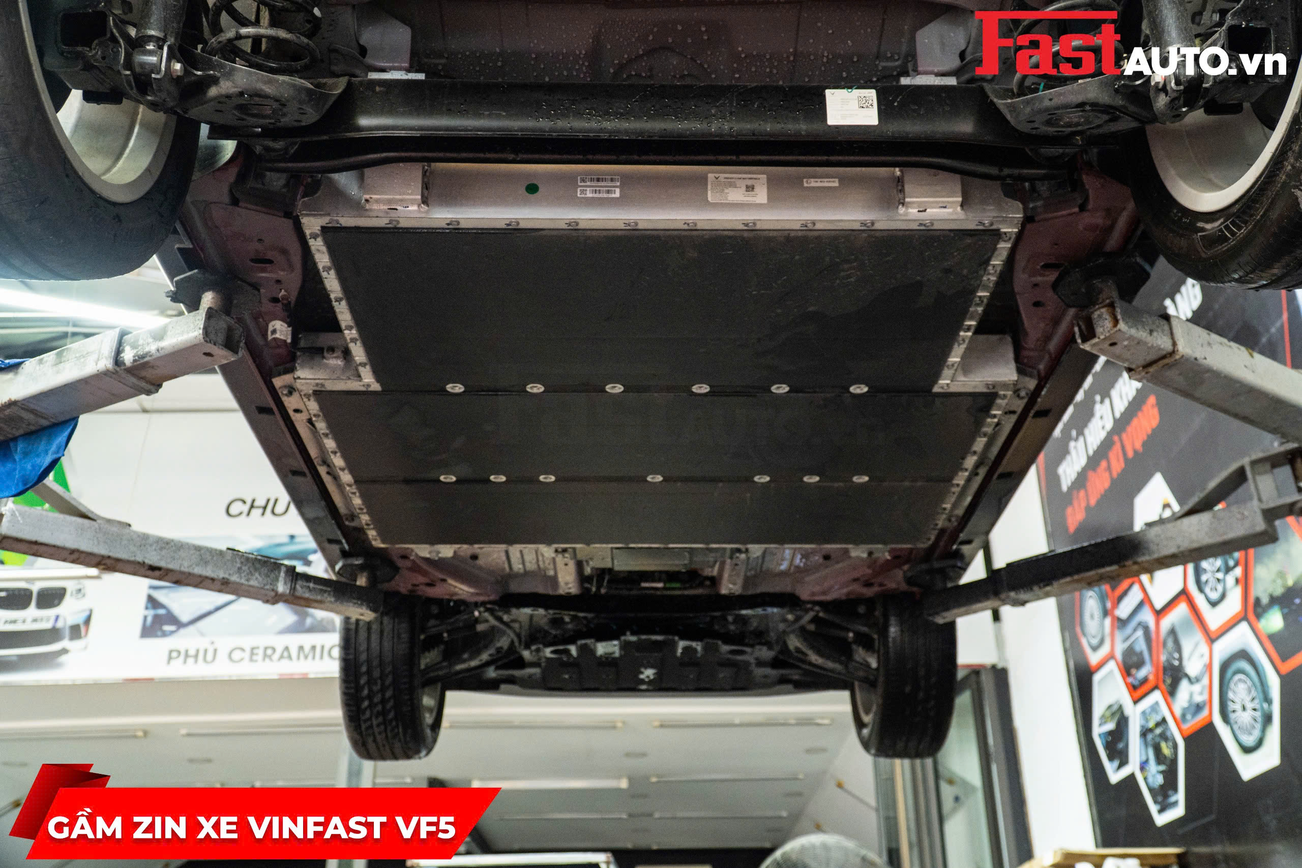 ốp gầm pin xe vinfast vf5 tại Fastauto