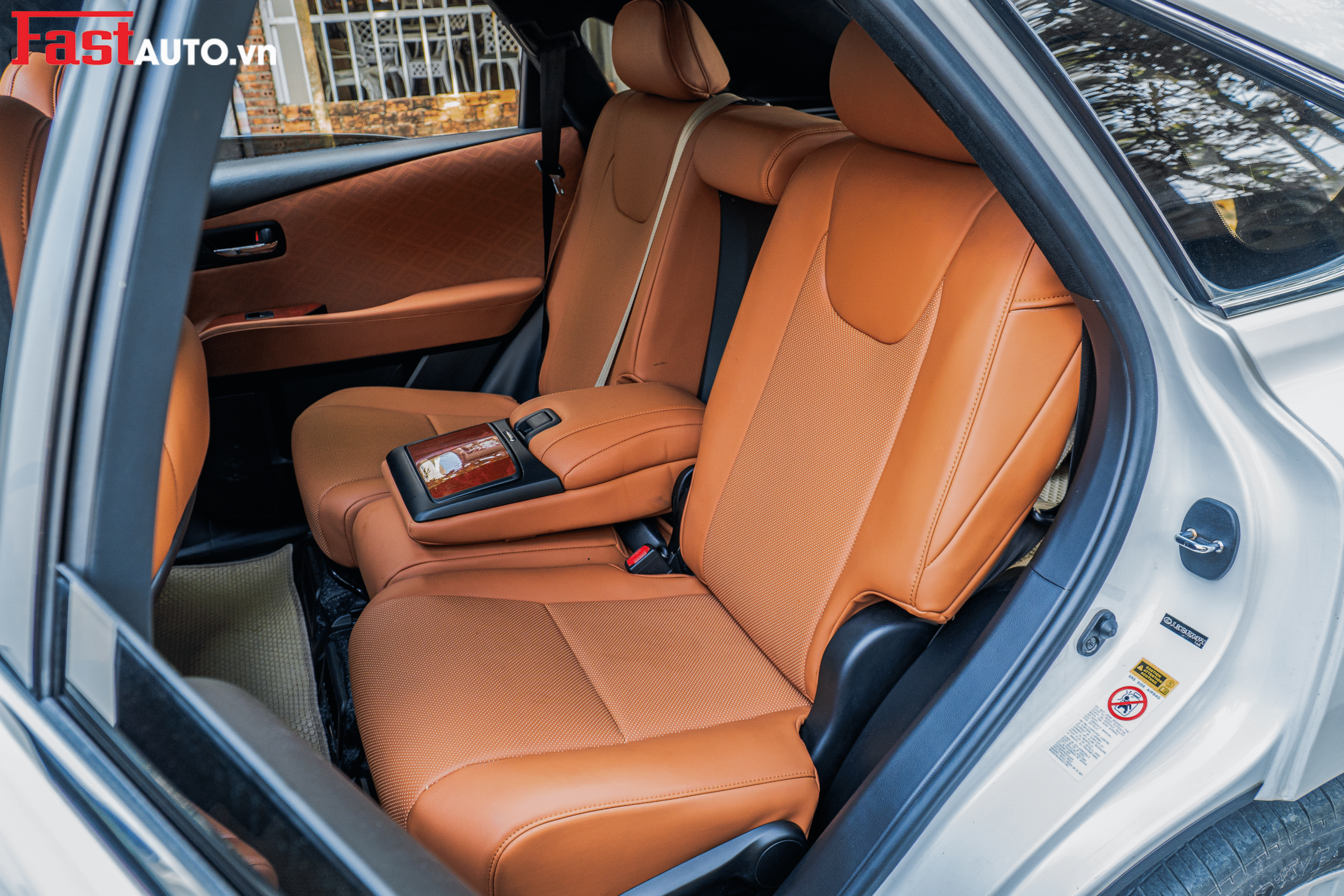 Bọc Ghế Da Lexus Màu Nâu Và Độ Nội Thất Đồng Bộ