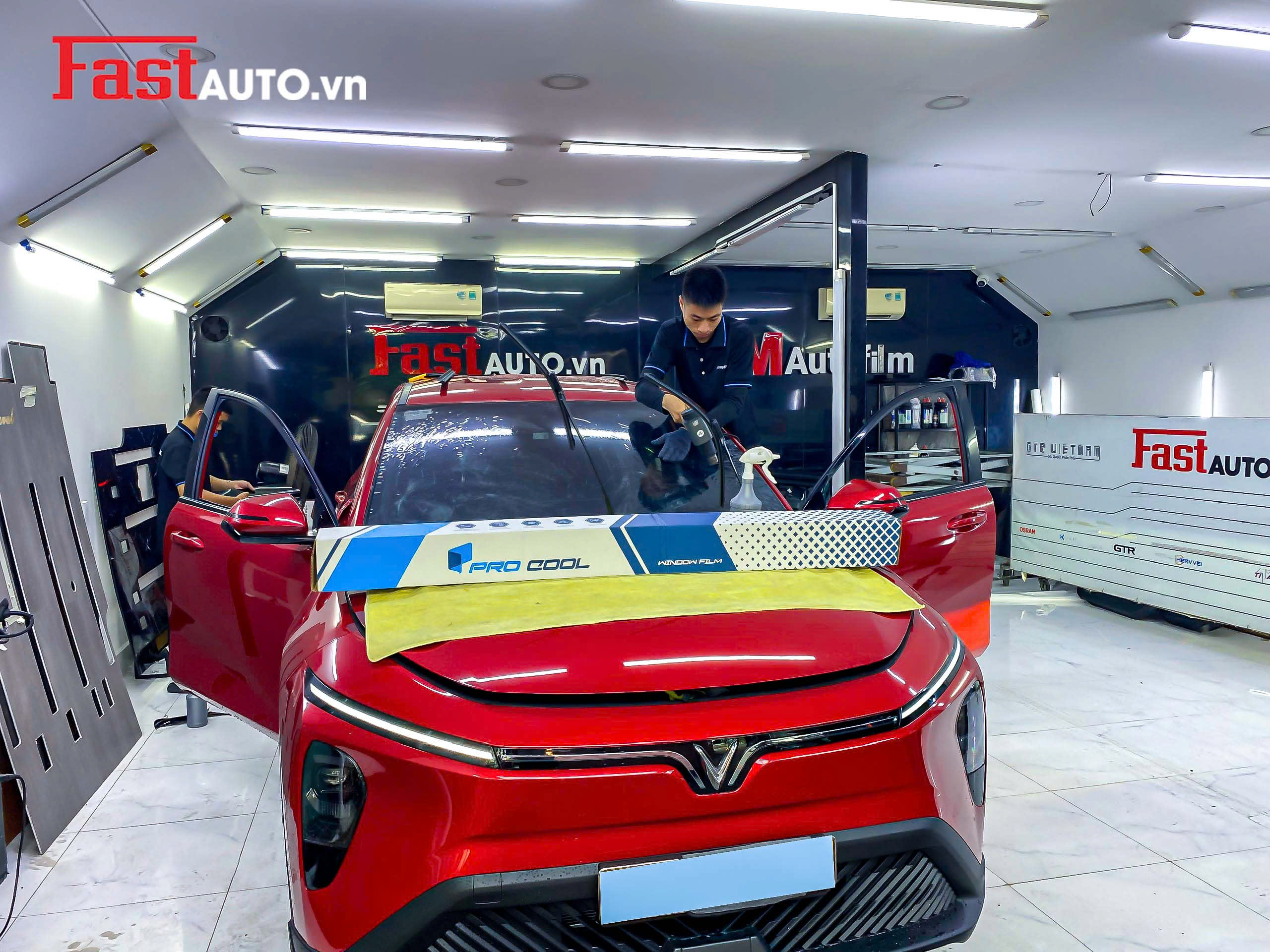 Dán Phim Cách Nhiệt Cho VinFast Limo Green