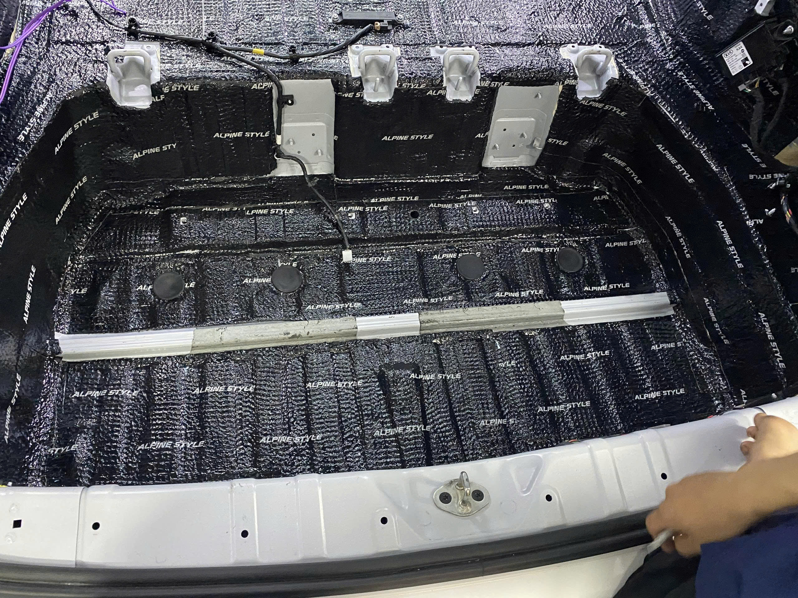 Nâng Cấp Cách Âm Toàn Diện Cho Kia Carnival 8 Nâng Cấp Cách Âm Toàn Diện Cho Kia Carnival