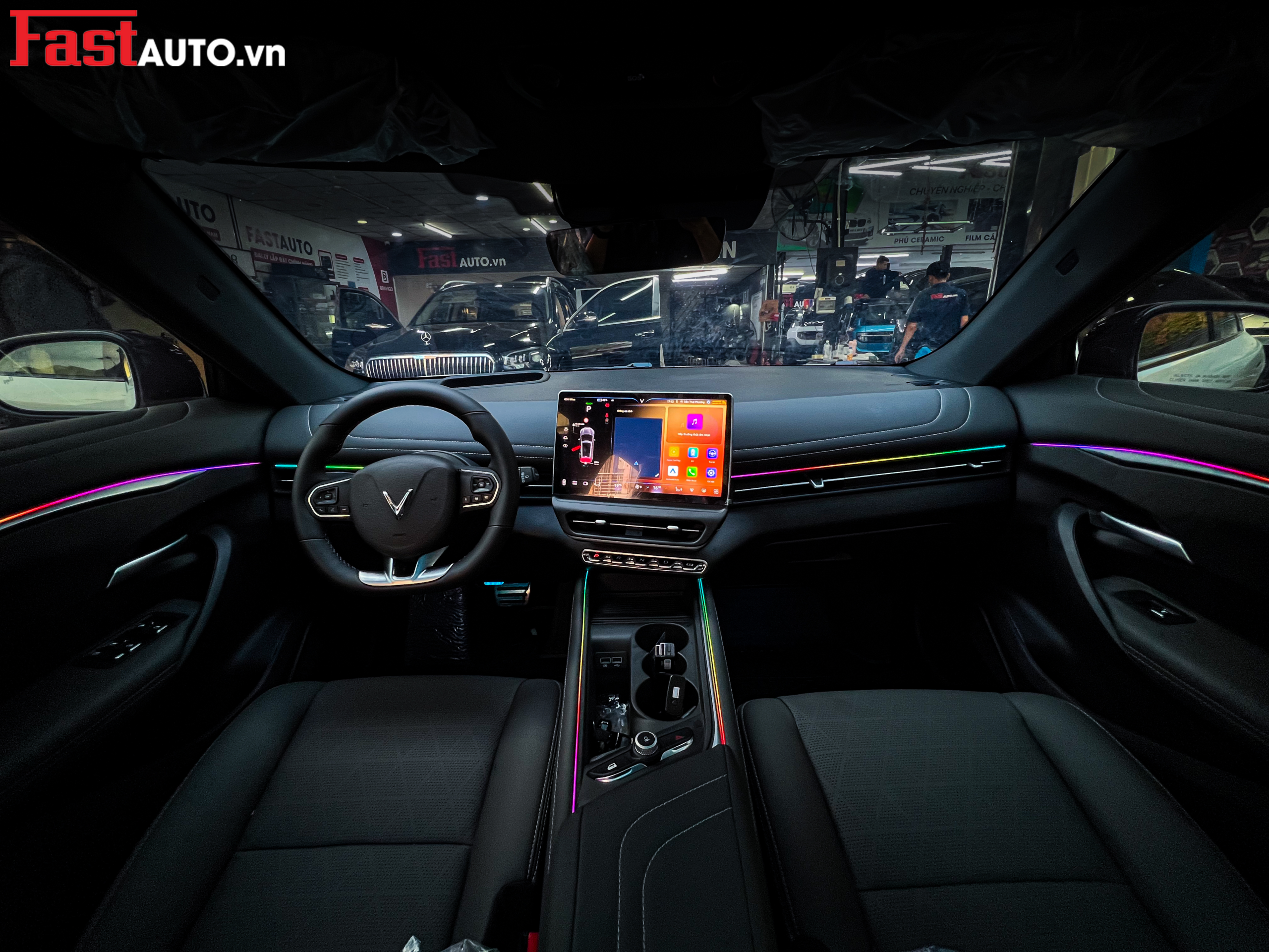 Nâng Cấp LED Nội Thất Cho VinFast VF7 