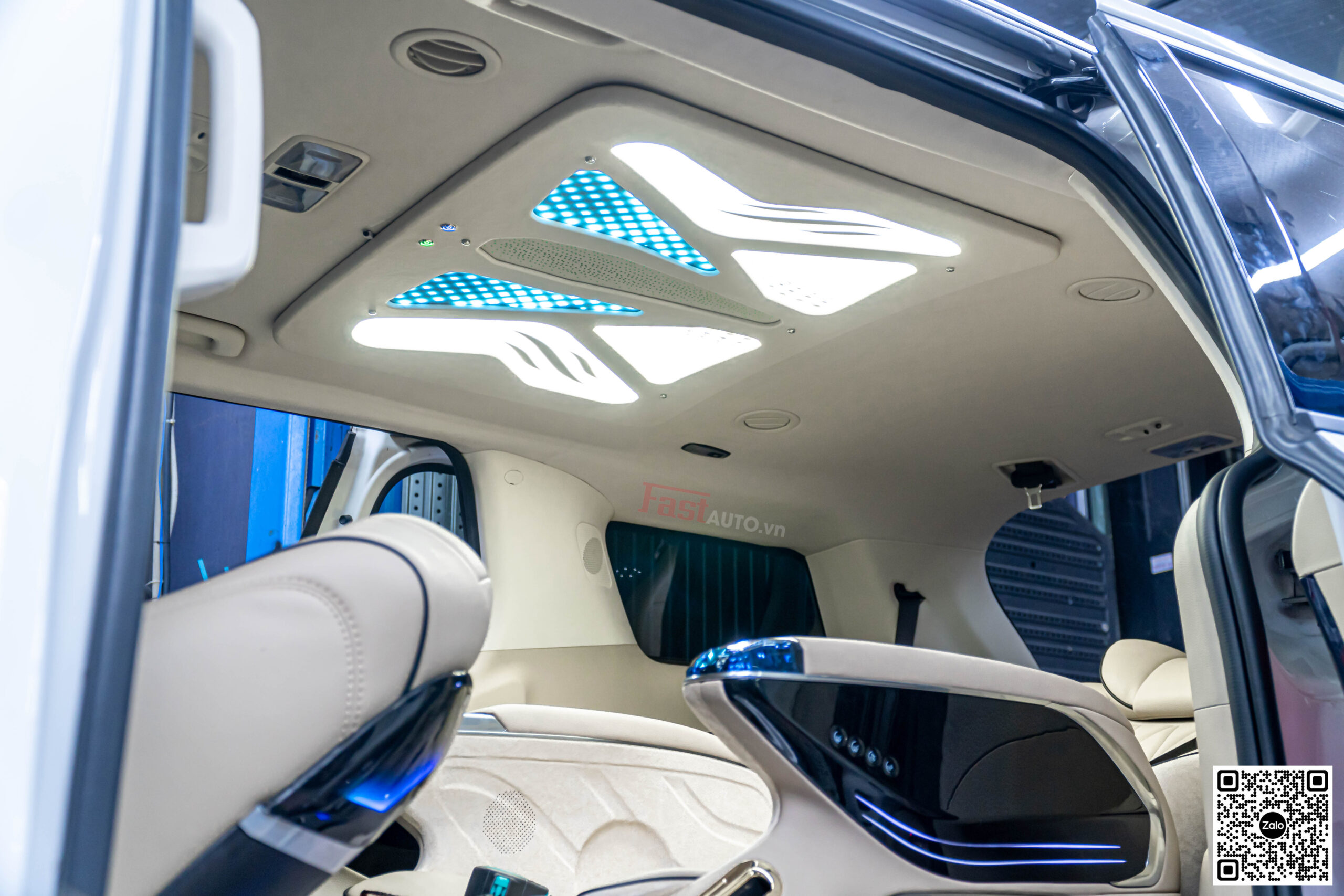 Nâng Cấp Đèn Trần Cho Kia Carnival