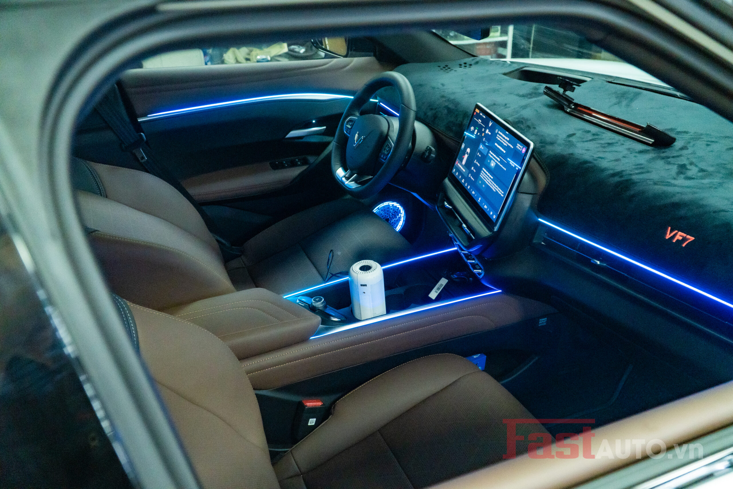 Alternative view of Nâng Cấp LED Nội Thất Cho VinFast VF7