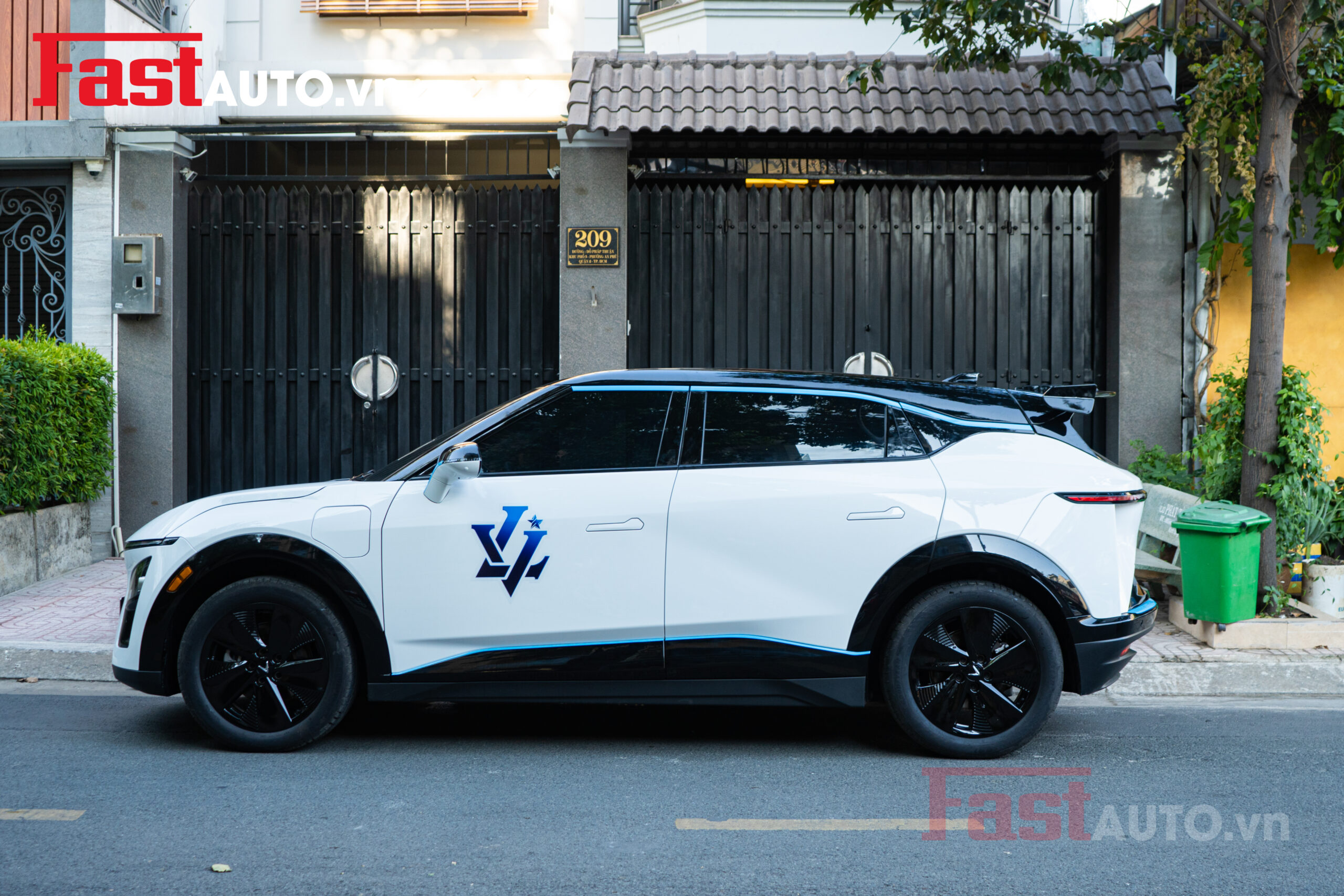 Nâng Cấp Đuôi Gió Cho VinFast VF7 