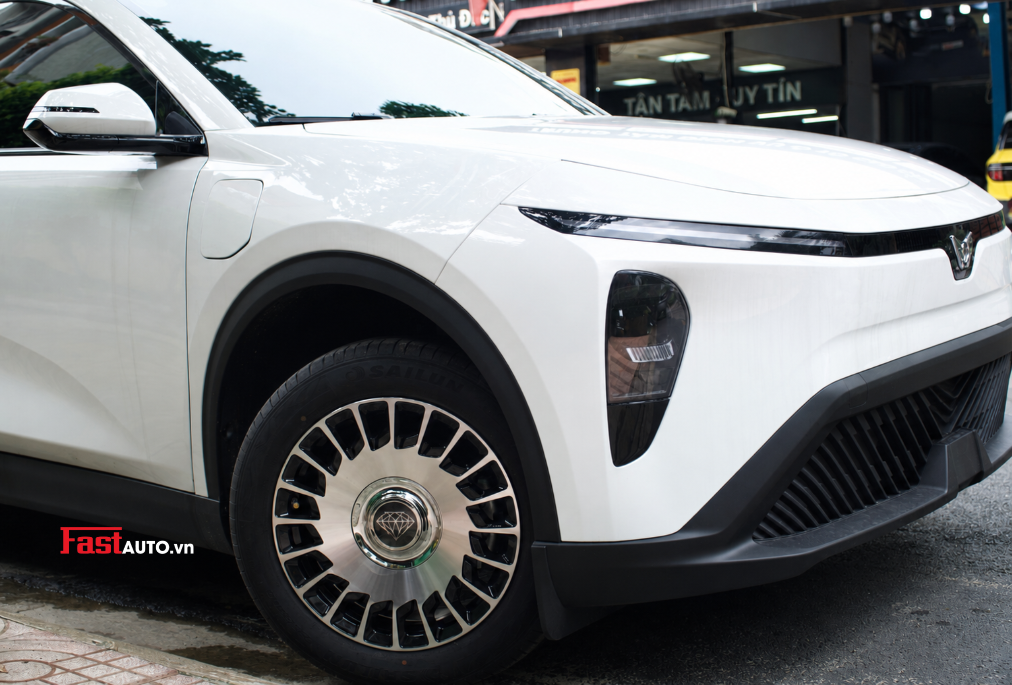Alternative view of Nâng Cấp Mâm Maybach Cho VinFast LimoGreen Tại FastAuto