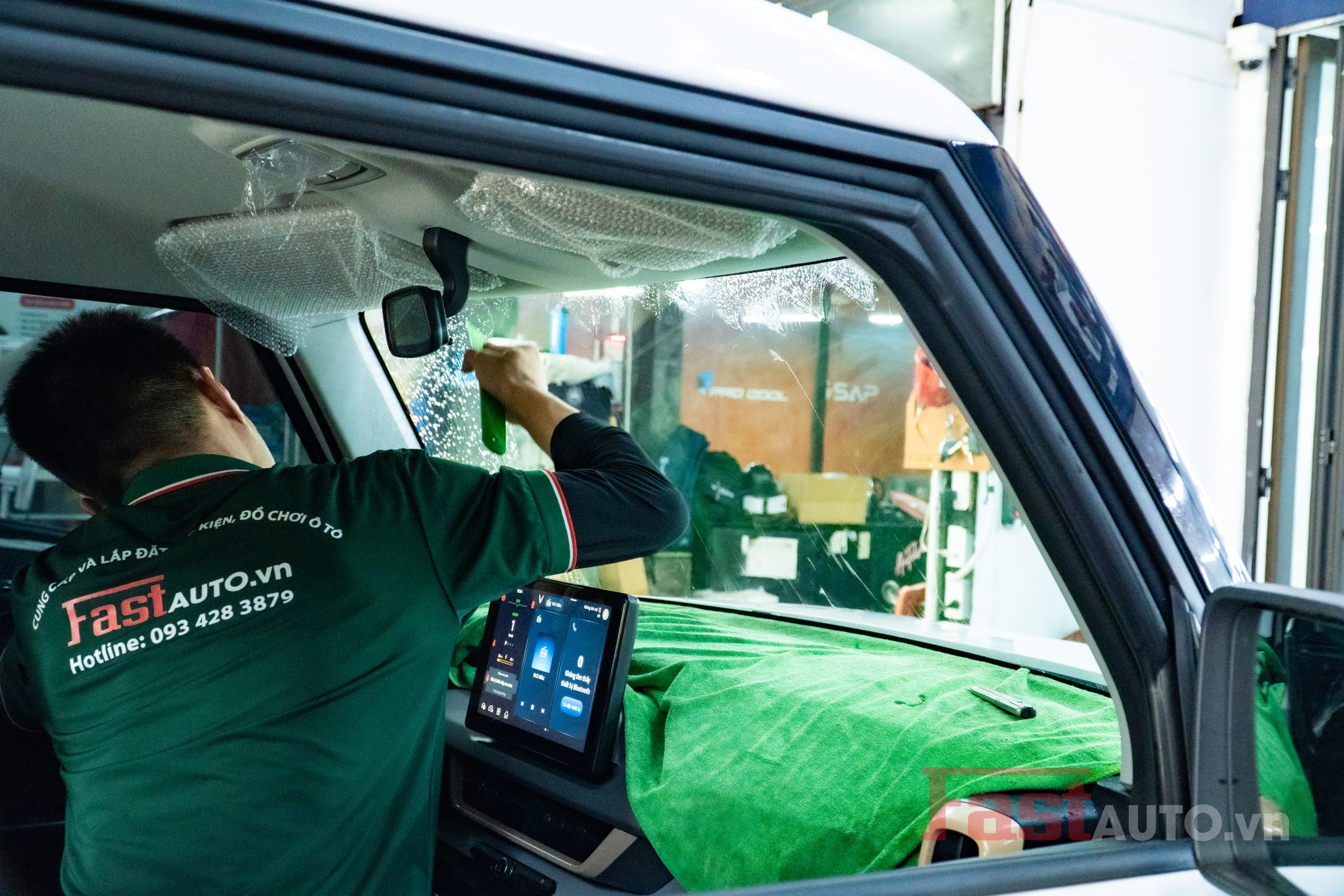 Dán Phim Cách Nhiệt VinFast VF3 Tại Fastauto 4 Dán Phim Cách Nhiệt VinFast VF3 Tại Fastauto