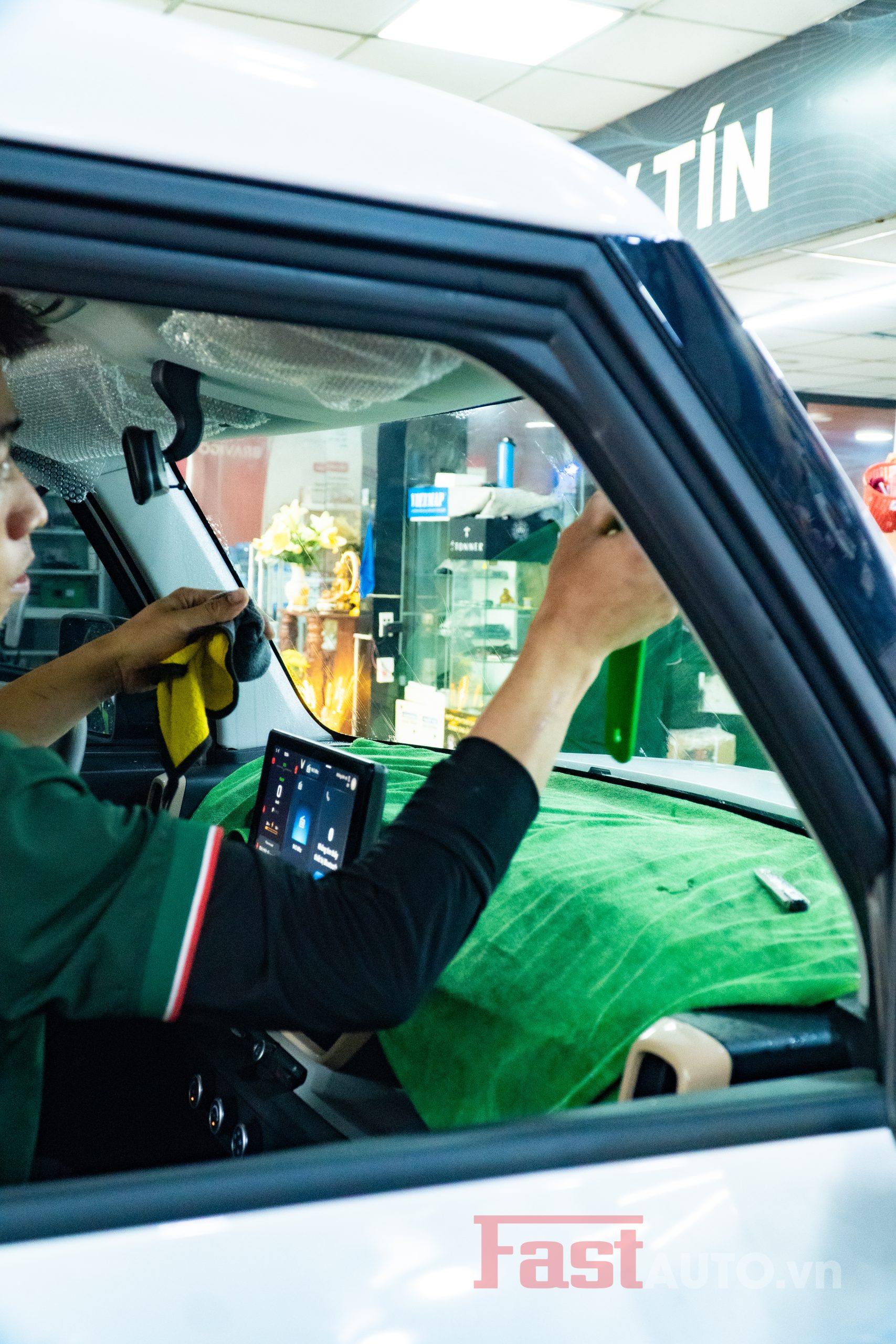 Dán Phim Cách Nhiệt VinFast VF3 Tại Fastauto 3 Dán Phim Cách Nhiệt VinFast VF3 Tại Fastauto