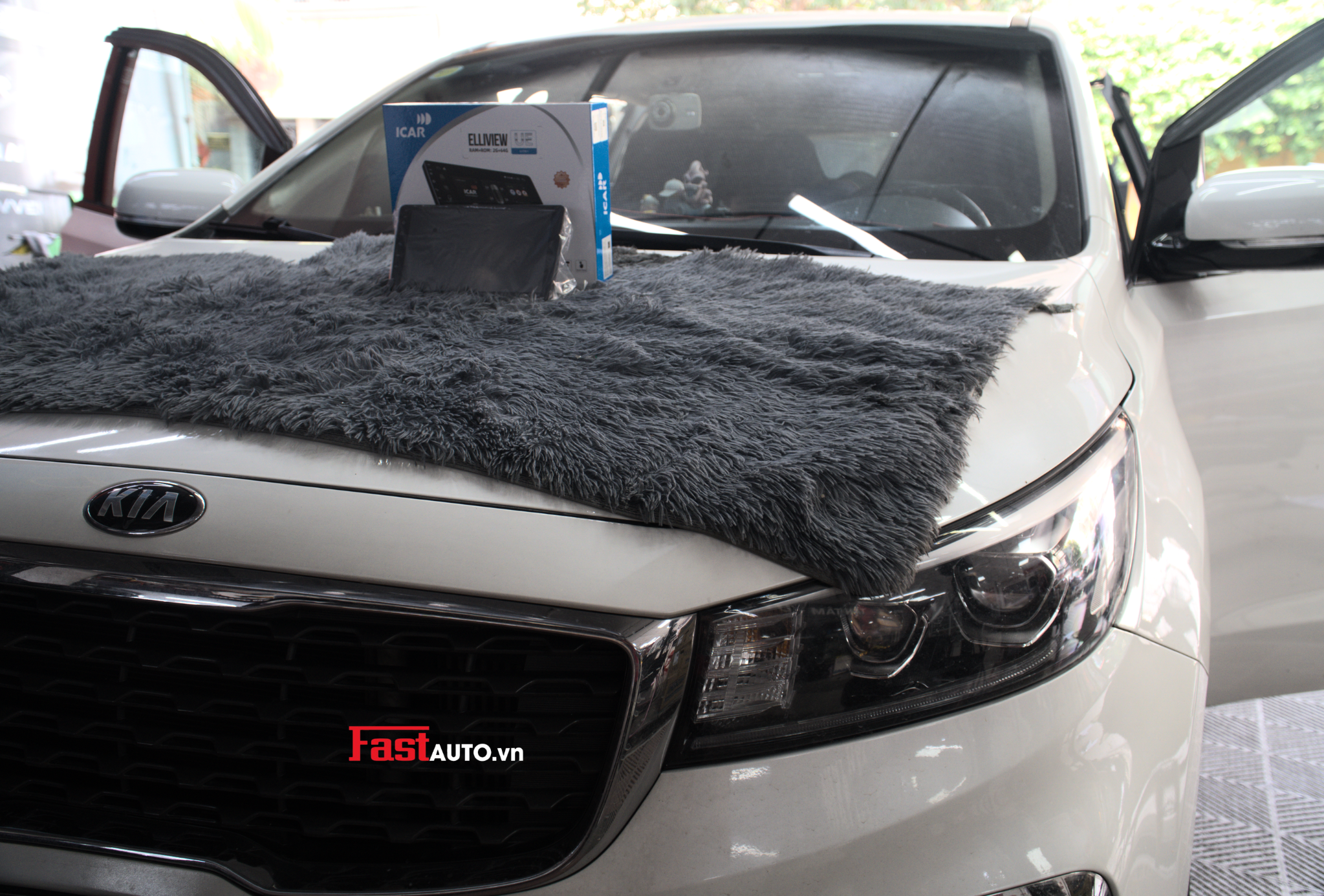 Alternative view of Lắp Đặt Màn Hình ICAR Cho Kia Sedona